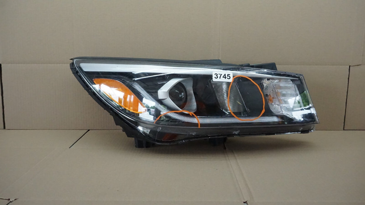 2019-2021 KIA SEDONA FRONT RIGHT PASSENGERS SIDE HEADLIGHT OEM