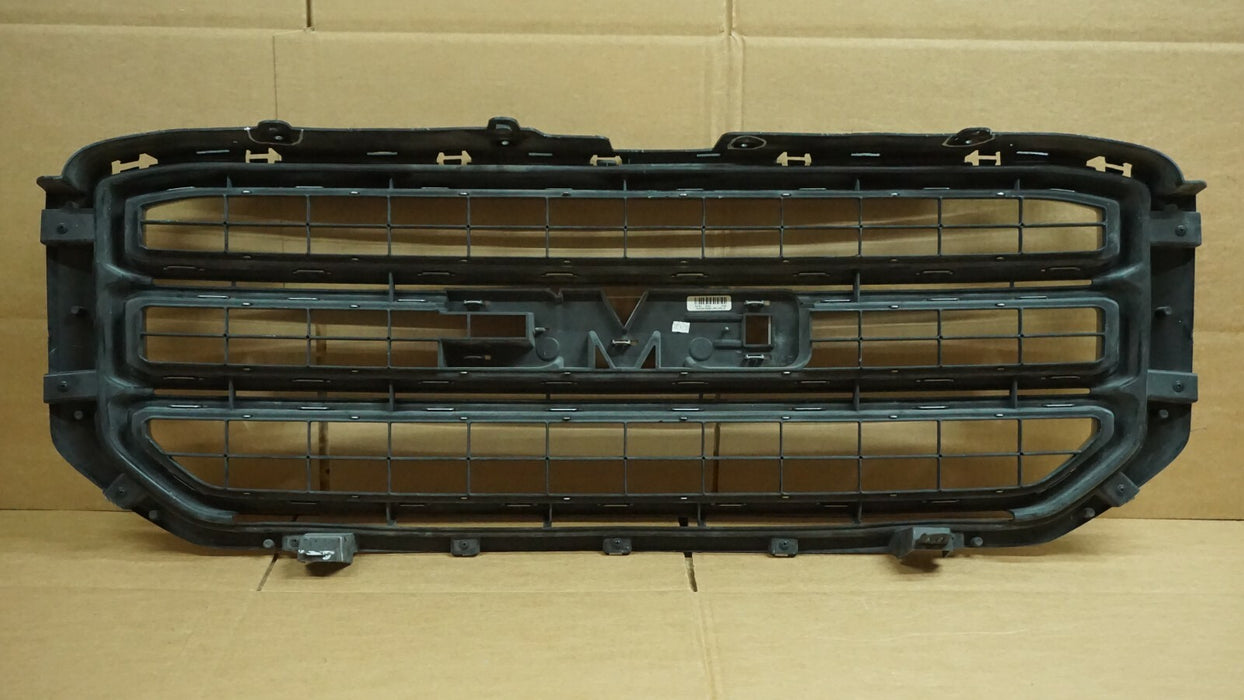 2015-2018 GMC YUKON FRONT BUMPER UPPER CENTER EXTERIOR GRILLE GRILL TRIM OEM