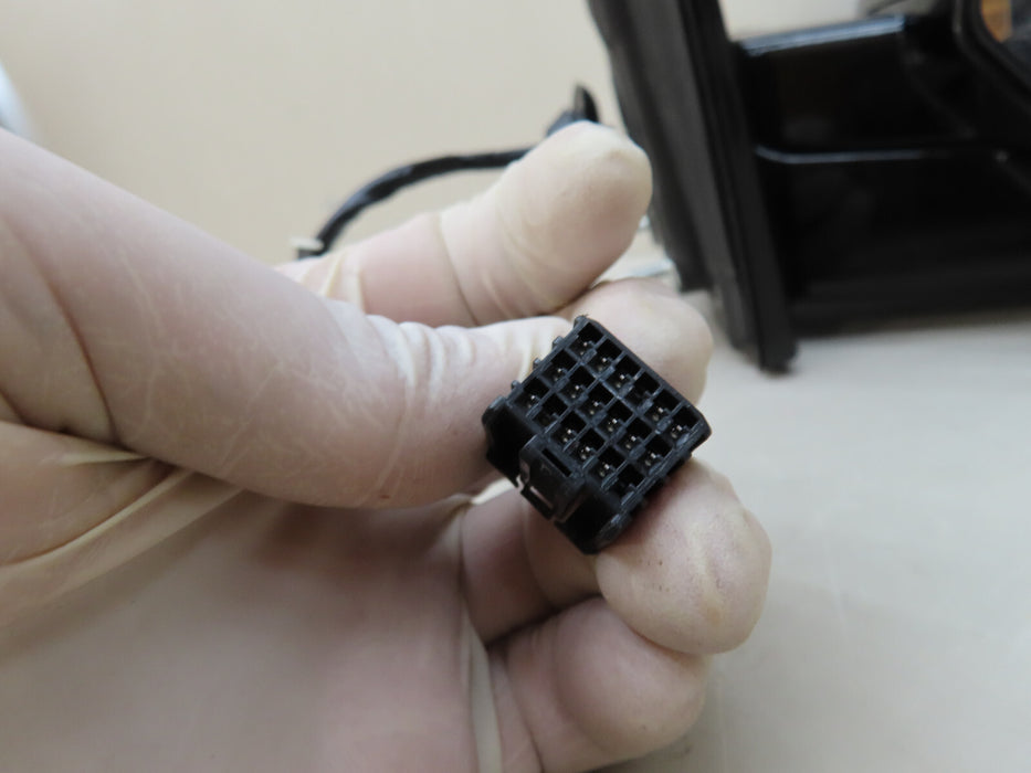 2015-2020 GMC YUKON, XL FRONT RIGHT PASSENGER SIDE MIRROR OEM