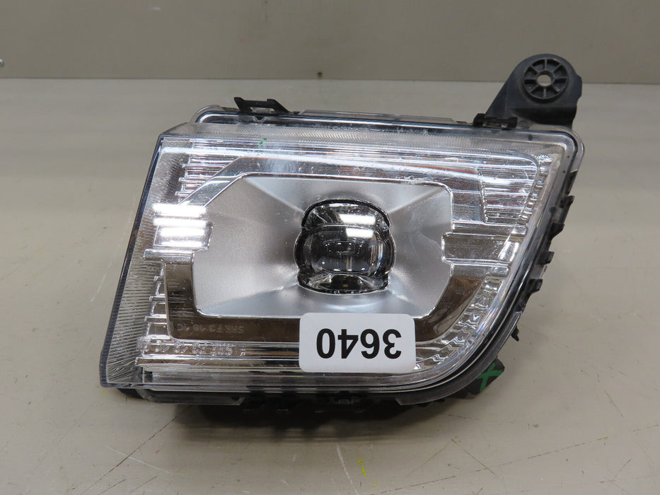 2019-2022 CHEVROLET SILVERADO 1500 FRONT RH FOG LIGHT OEM