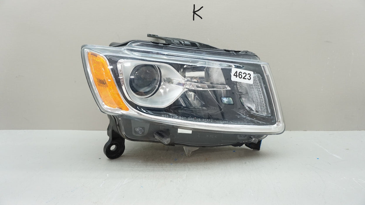 2014-2016 JEEP GRAND CHEROKEE FRONT RIGHT PASSENGER HEADLIGHT HALOGEN OEM