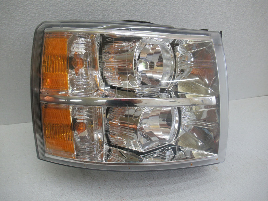 2007-2013 CHEVROLET SILVERADO FRONT RIGHT PASSENGER SIDE HEADLIGHT HALOGEN OEM