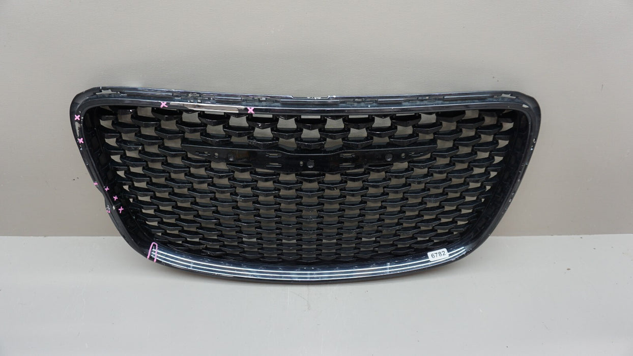 2015-2023 CHRYSLER 300 FRONT MAIN GRILLE 63F46TRMAB OEM