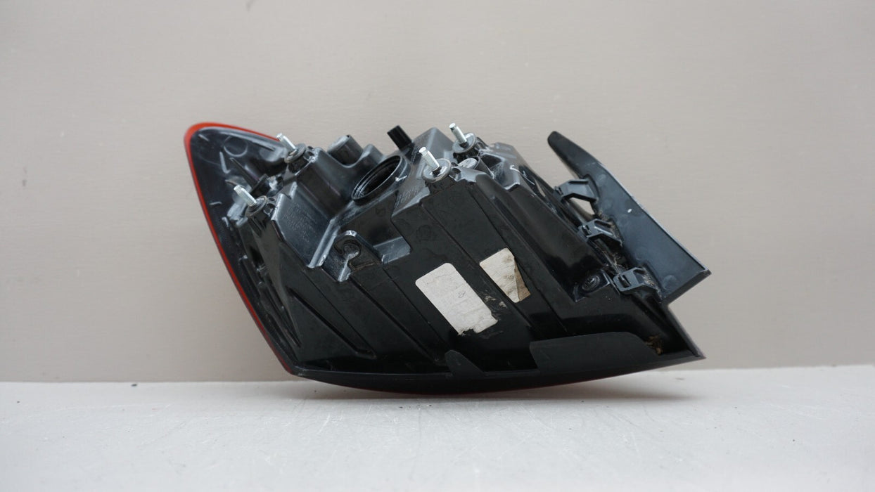 2019-2021 KIA FORTE REAR RIGHT OUTER PASSENGER SIDE TAIL LIGHT OEM 2020