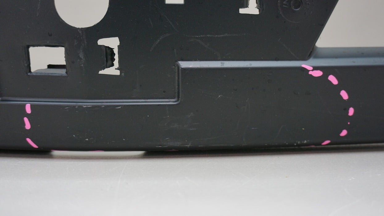 2019-2021 CHEVROLET SILVERADO 1500 FRONT CENTER GRILLE TRIM 84218458 OEM 2020