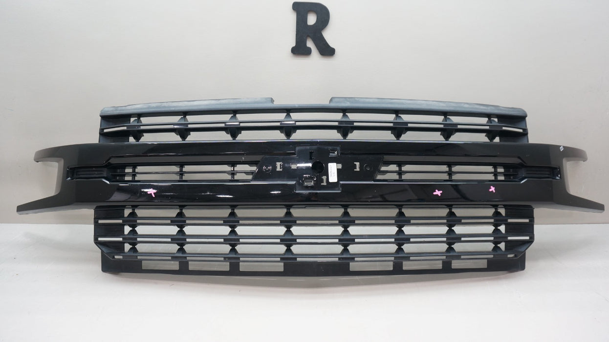 2019-2021 CHEVROLET SILVERADO 1500 FRONT BUMPER RADIATOR GRILLE OEM 84128450