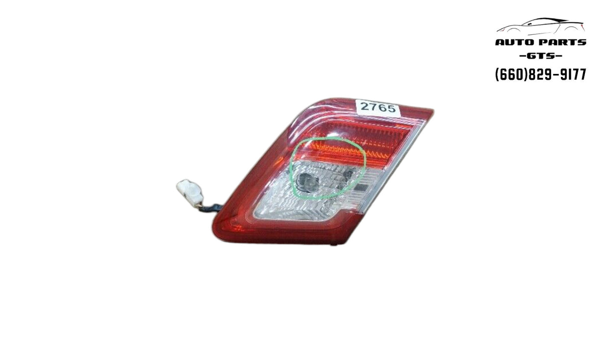 2010-2011 TOYOTA CAMRY REAR RH RIGHT PASSENGER SIDE INNER TAIL LIGHT OEM 10 11