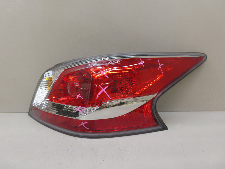 2013-2015 NISSAN ALTIMA REAR PASSENGER SIDE TAIL LIGHT OEM