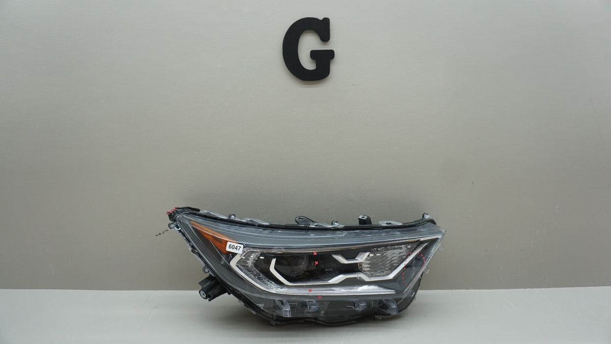 2019-2021 TOYOTA RAV4 FRONT RH RIGHT PASSENGER SIDE HEADLIGHT OEM