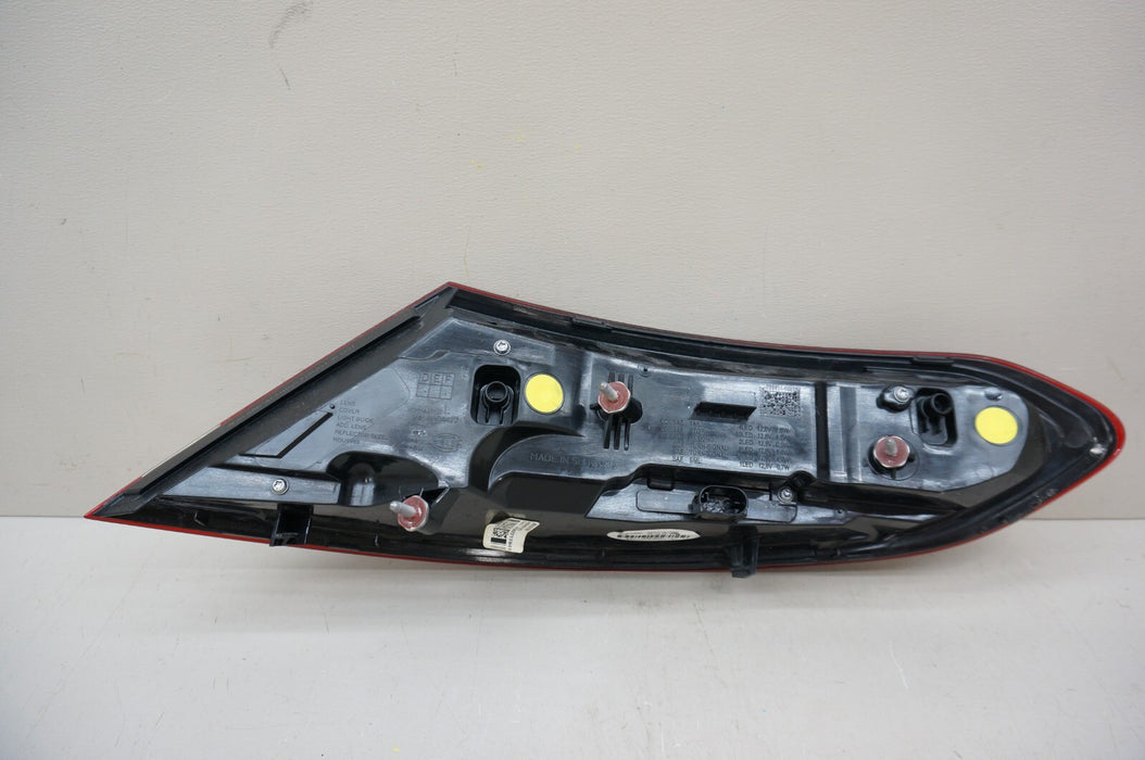2019-2021 MERCEDES-BENZ C300 REAR LEFT DRIVERS SIDE TAIL LIGHT OEM 19 20 21