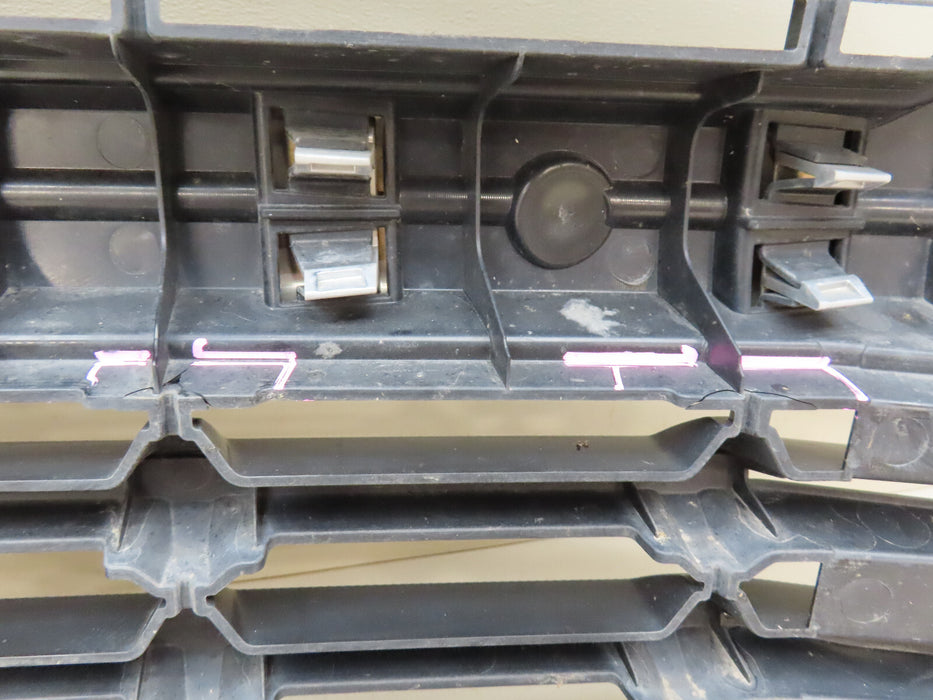 2019-2022 CHEVROLET SILVERADO 1500 FRONT RADIATOR GRILLE GRILL OEM