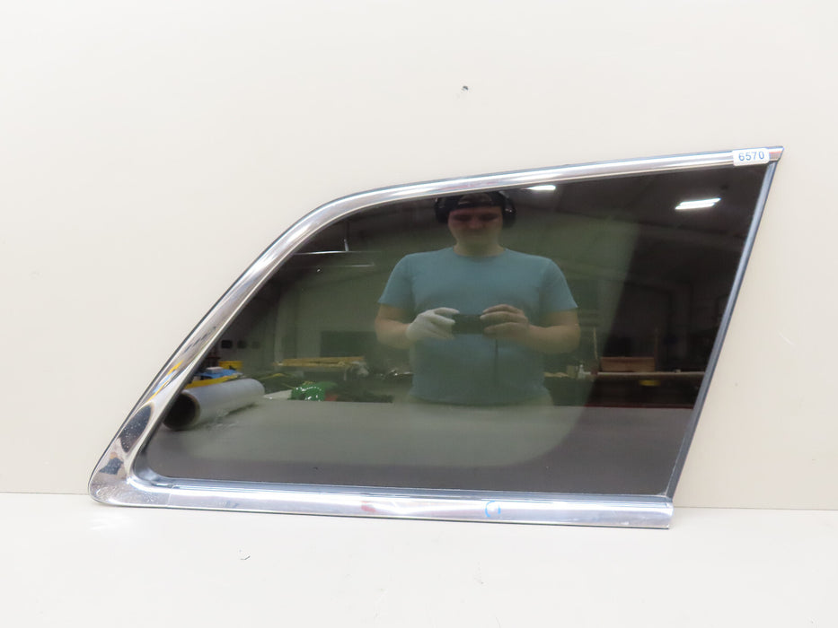 2016-2019 JEEP GRAND CHEROKEE REAR RIGHT PASSENGER SIDE QUARTER GLASS OEM