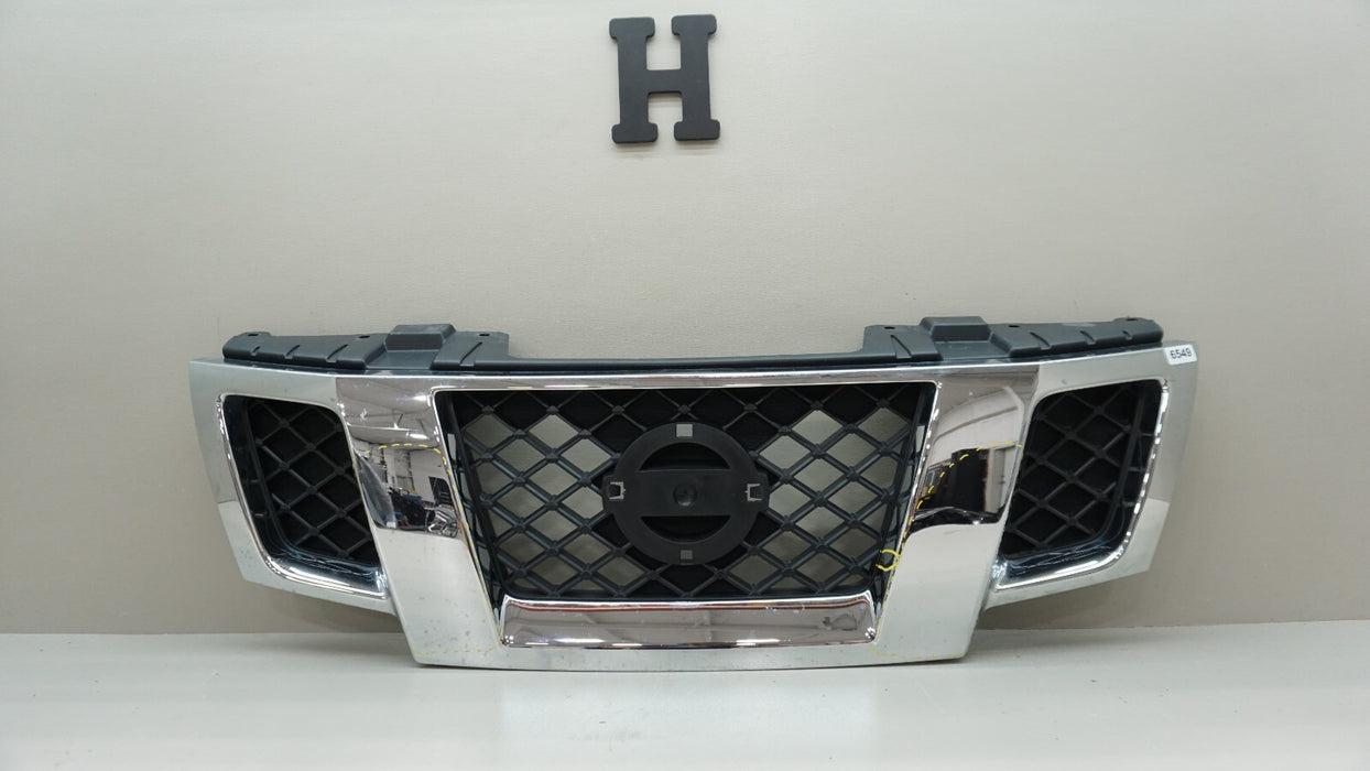 2009-2021 NISSAN FRONTIER FRONT CENTER RADIATOR GRILLE OEM