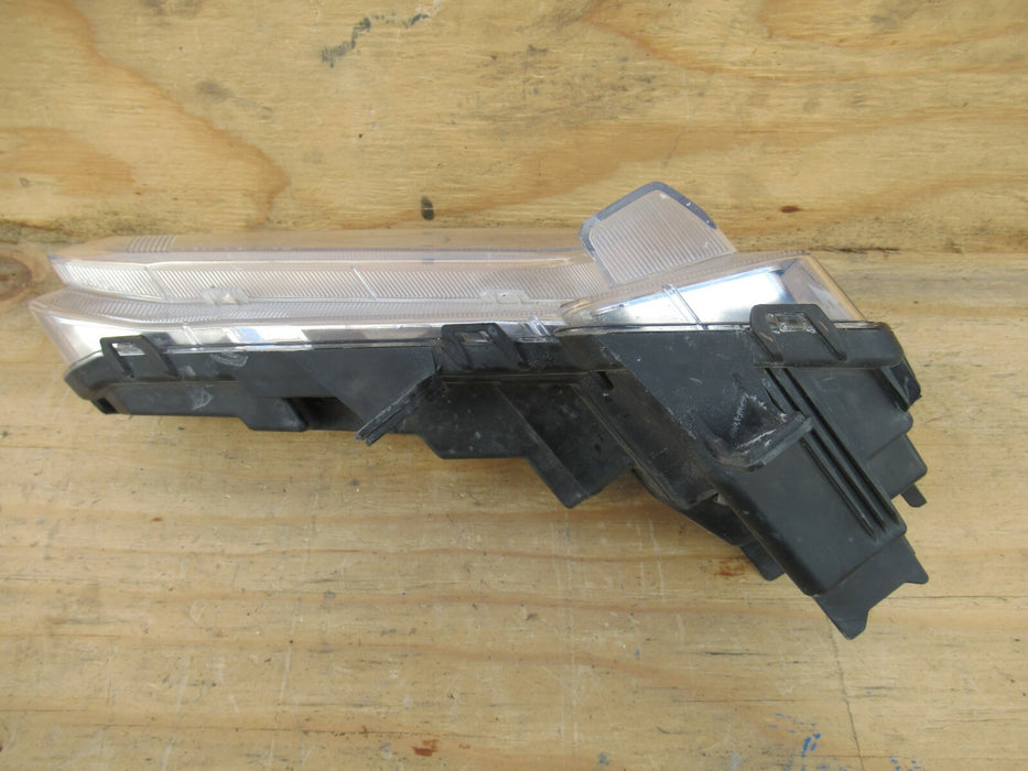 2016 - 2018 CHEVROLET MALIBU FRONT DRIVER SIDE FOG LIGHT LAMP LENS LED 16 17 OEM