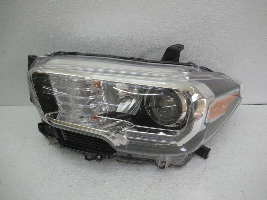 2016-2020 TOYOTA TACOMA FRONT LEFT DRIVER SIDE HEADLIGHT HEADLAMP HALOGEN OEM