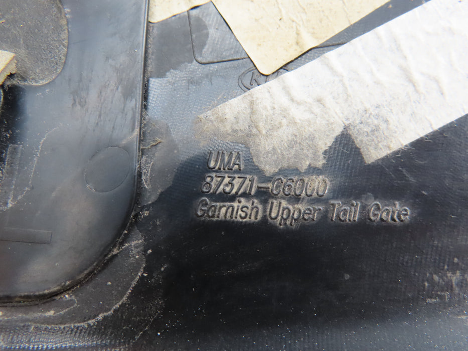 2016 2017 2018 2019 2020 KIA SORENTO REAR LIFTGATE GARNISH UPPER MOLDING OEM