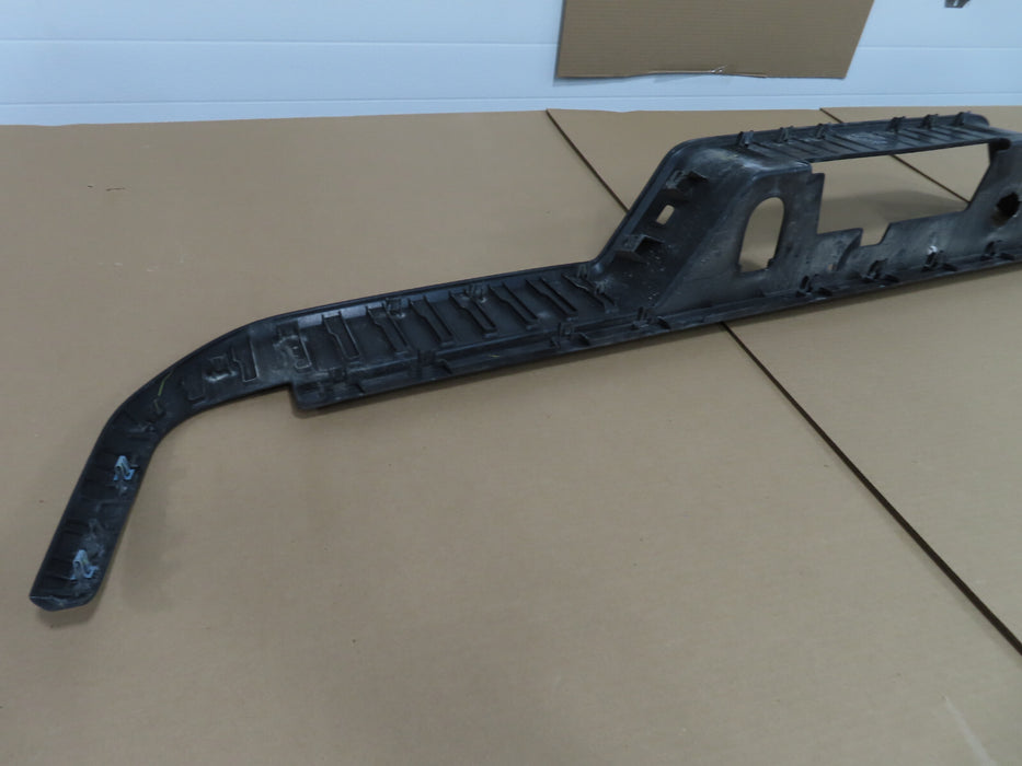 2019-2021 CHEVROLET SILVERADO REAR BUMPER COVER PANEL STEP PAD 812548818 OEM