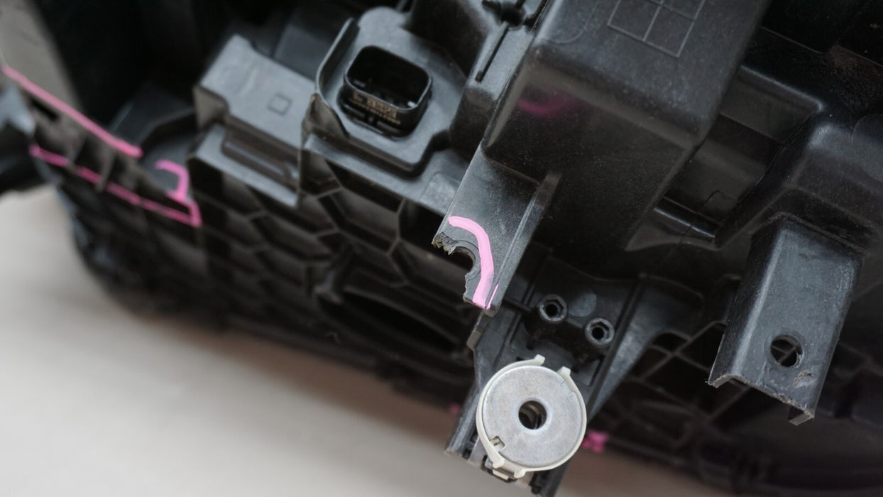 2019-2022 BMW X7 G07 FRONT RIGHT PASSENGER SIDE HEADLIGHT LED OEM 20 21