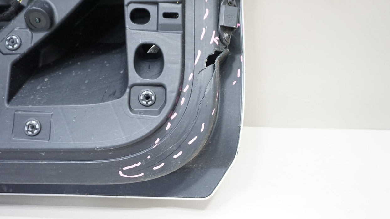 2019-2022 JEEP CHEROKEE LATITUDE REAR TAILGATE LIFTGATE OEM