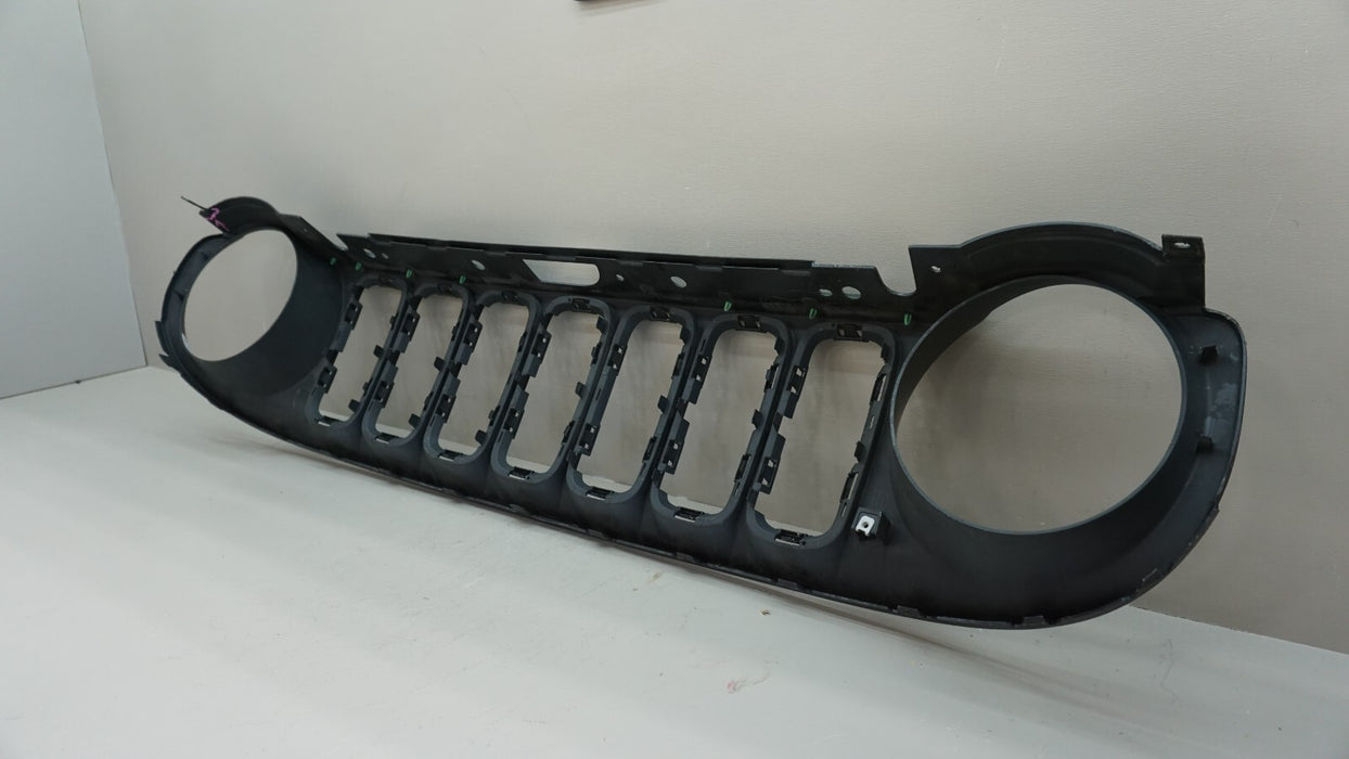 2015-2018 JEEP RENEGADE FRONT BUMPER CENTER GRILL GRILLE OEM 735587825