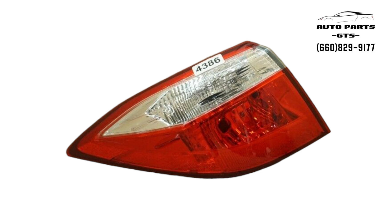 2014-2016 TOYOTA COROLLA REAR LEFT DRIVER SIDE TAIL LIGHT HALOGEN OEM 14 15 16