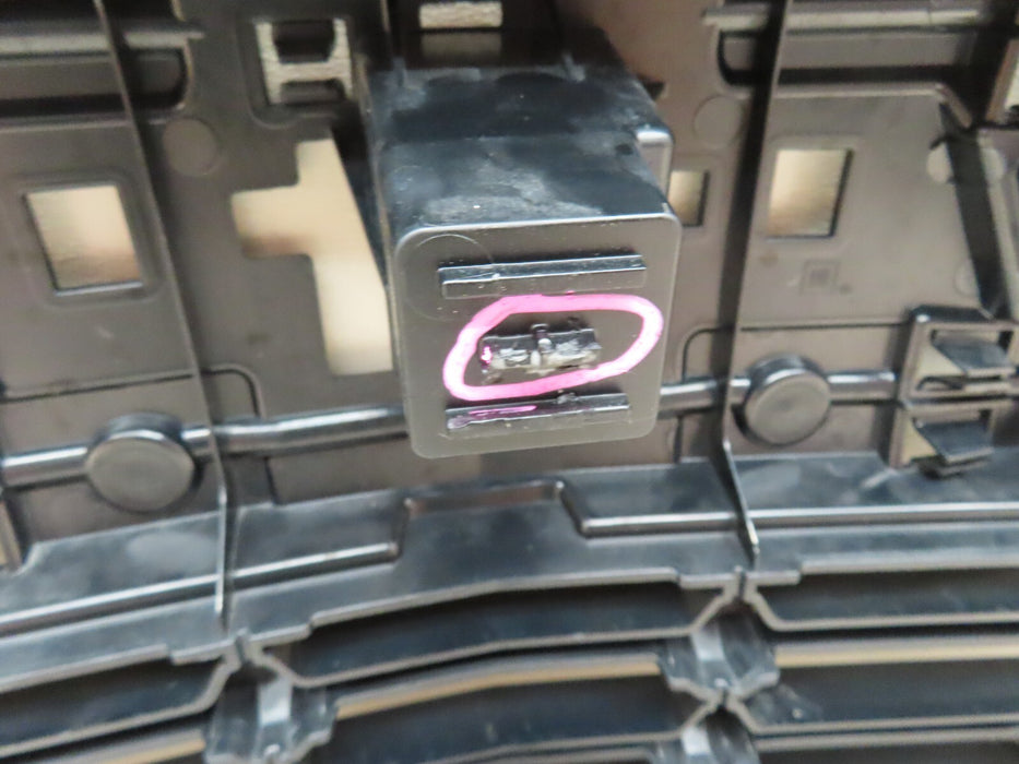 2019-2021 CHEVROLET SILVERADO 1500 FRONT BUMPER RADIATOR GRILLE OEM 84128450