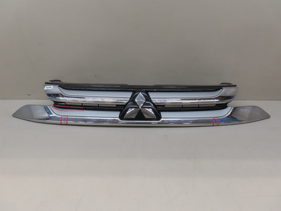 2016-2018 MITSUBISHI OUTLANDER FRONT BUMPER RADIATOR UPPER GRILLE GRILL OEM