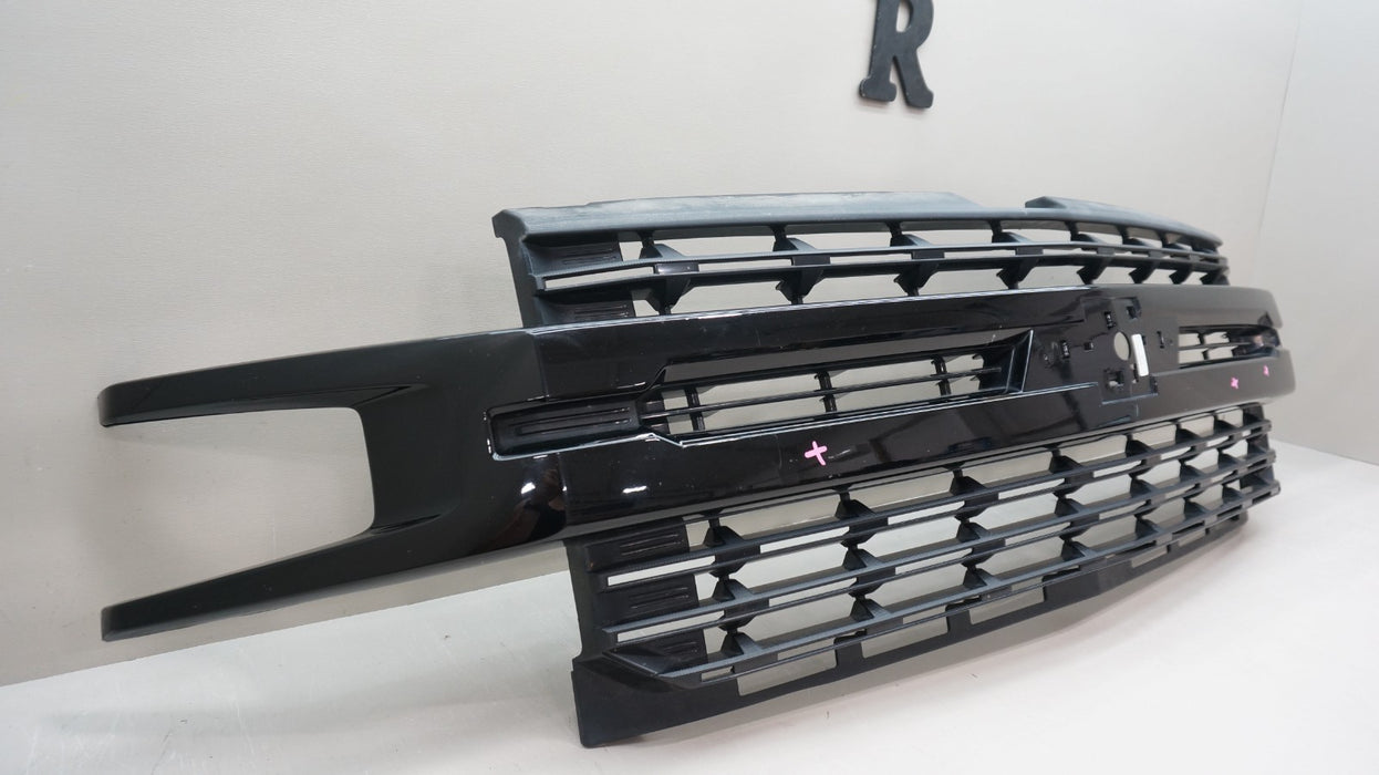 2019-2021 CHEVROLET SILVERADO 1500 FRONT BUMPER RADIATOR GRILLE OEM 84128450