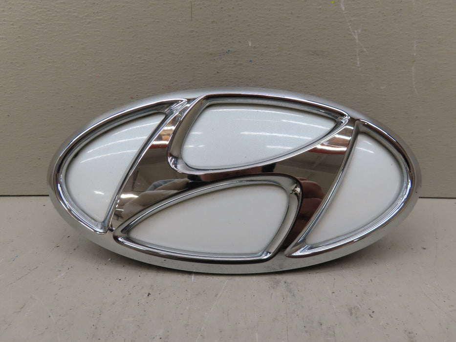 2019-2020 HYUNDAI ELANTRA REAR TRUNK LID LATCH EMBLEM OEM 81260-F3500-WW8