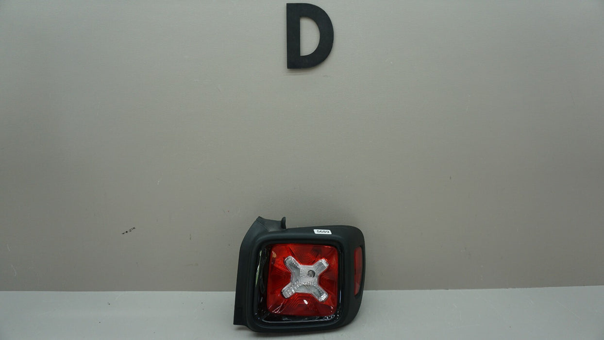 2015-2020 JEEP RENEGADE REAR RIGHT PASSENGER SIDE TAIL LIGHT OEM 15 16 17 18 19