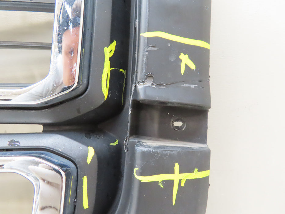 2015-2020 GMC YUKON XL FRONT RADIATOR GRILLE GRILL  OEM