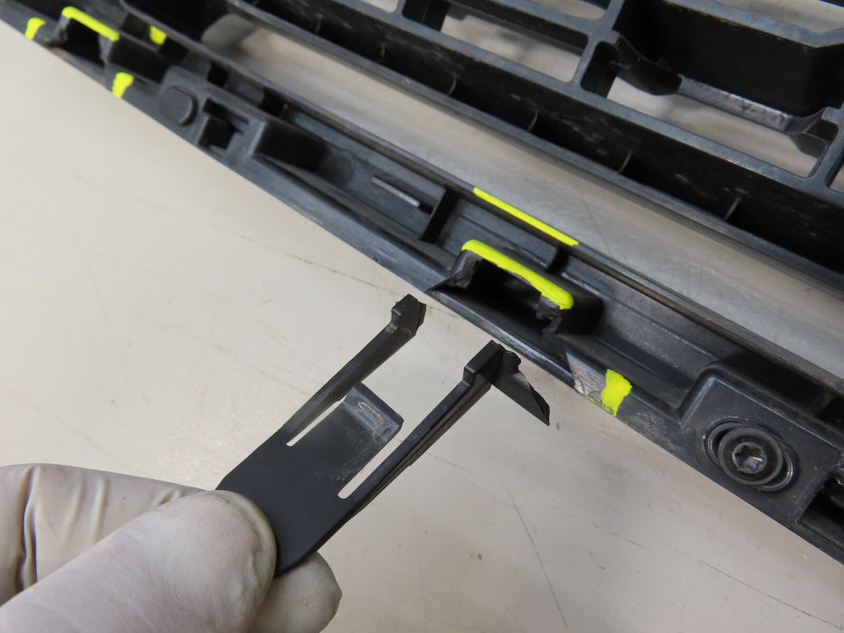 2019-2022 FORD RANGER UPPER FRONT GRILLE WITH/EMBLEM OEM