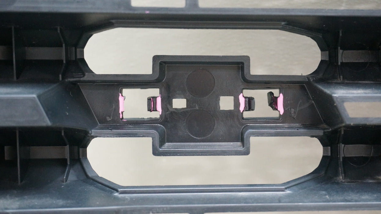 2019-2022 CHEVROLET SILVERADO 1500 FRONT BUMPER RADIATOR GRILLE OEM 23388715