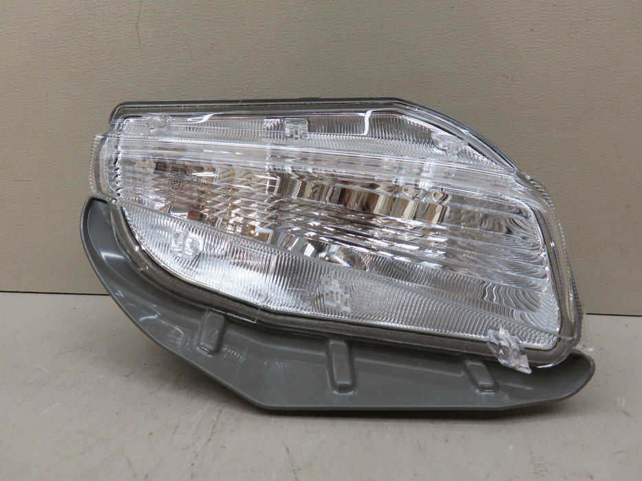 2012-2014 TOYOTA PRIUS V RIGHT PASSENGER SIDE TURN SIGNAL OEM