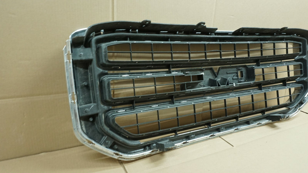 2015-2020 GMC YUKON XL FRONT BUMPER UPPER GRILLE GRILL CHROME COVER 84722258 OEM
