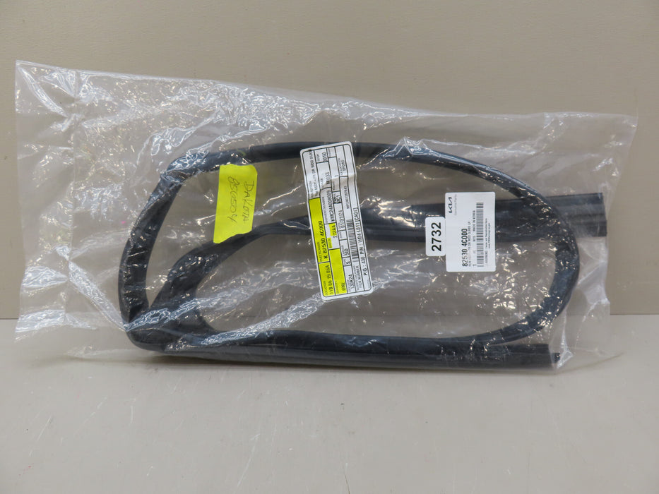 2011-2015 KIA OPTIMA FRONT LEFT DRIVER DOOR RUN CHANNEL ASSY WINDOW OEM