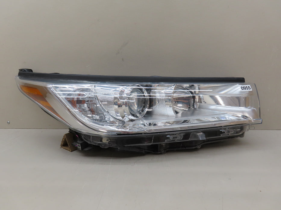 2017 2018 2019 TOYOTA HIGHLANDER FRONT RIGHT PASSENGER HEADLIGHT HALOGEN OEM