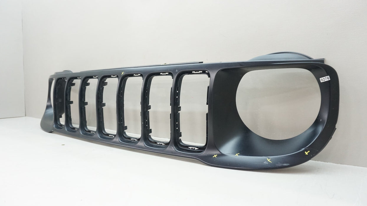 2015-2018 JEEP RENEGADE FRONT RADIATOR GRILLE GRILL 52088680 OEM