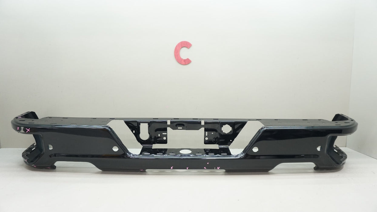 2019-2022 CHEVROLET SILVERADO GMC SIERRA 1500 REAR BUMPER METAL OEM 84429050