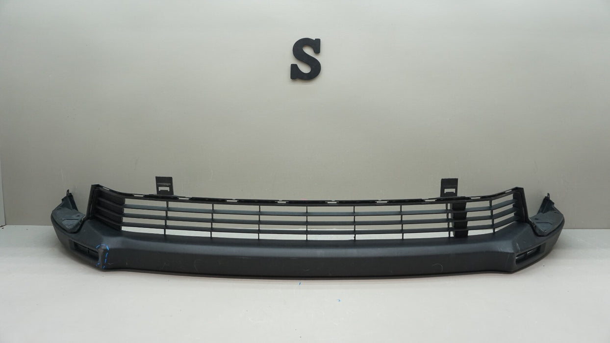 2017-2019 TOYOTA HIGHLANDER FRONT LOWER BUMPER COVER VALANCE OEM 52129-0E030