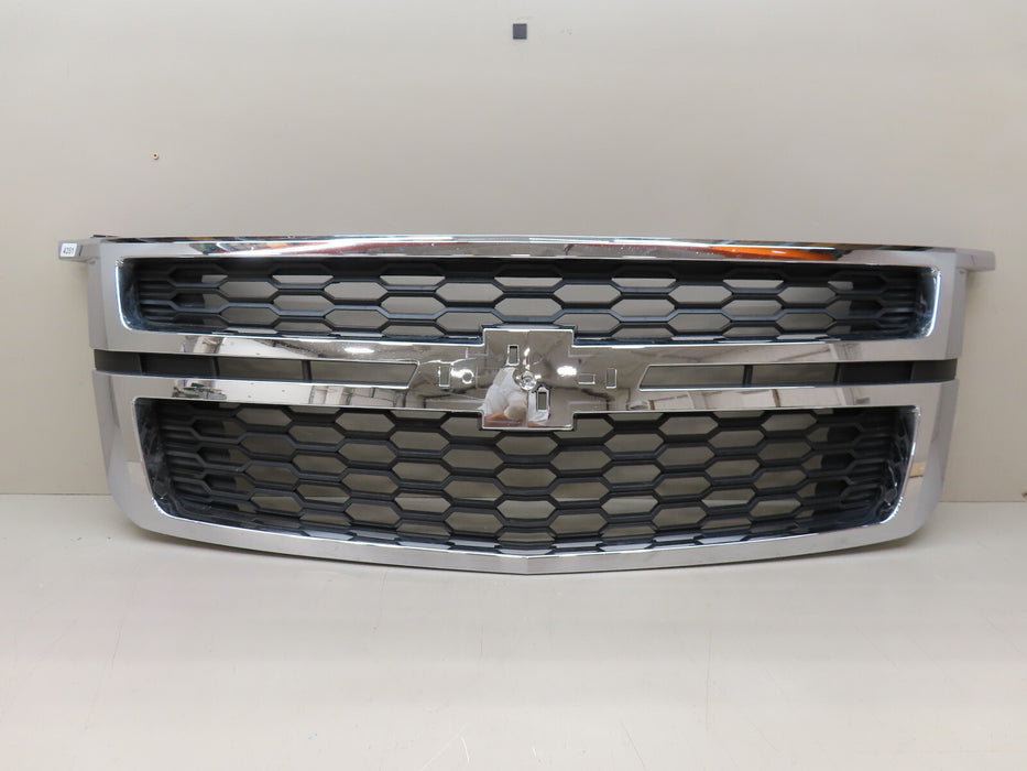 2015-2020 CHEVROLET TAHOE/SUBURBAN FRONT RADIATOR GRILL GRILLE OEM 23440914