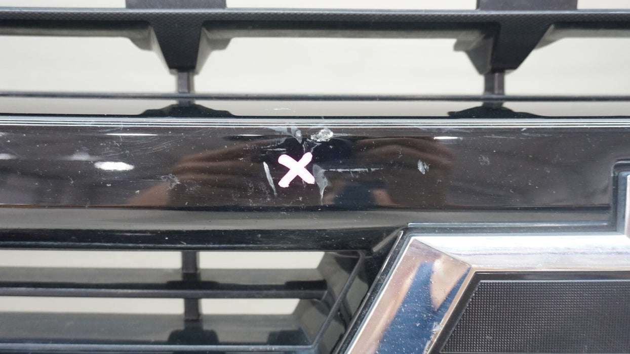 2019-2021 CHEVROLET SILVERADO 1500 FRONT CENTER RADIATOR GRILLE OEM 84128450