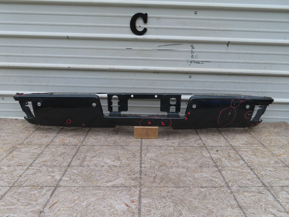 2014-2019 CHEVROLET/GMC SILVERADO/SIERRA 2500,3500 REAR SHELL BUMPER COVER OEM
