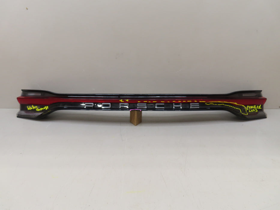 2019-2022 PORSCHE MACAN REAR CENTER TAIL LIGHT LED OEM 95B.945.208.L