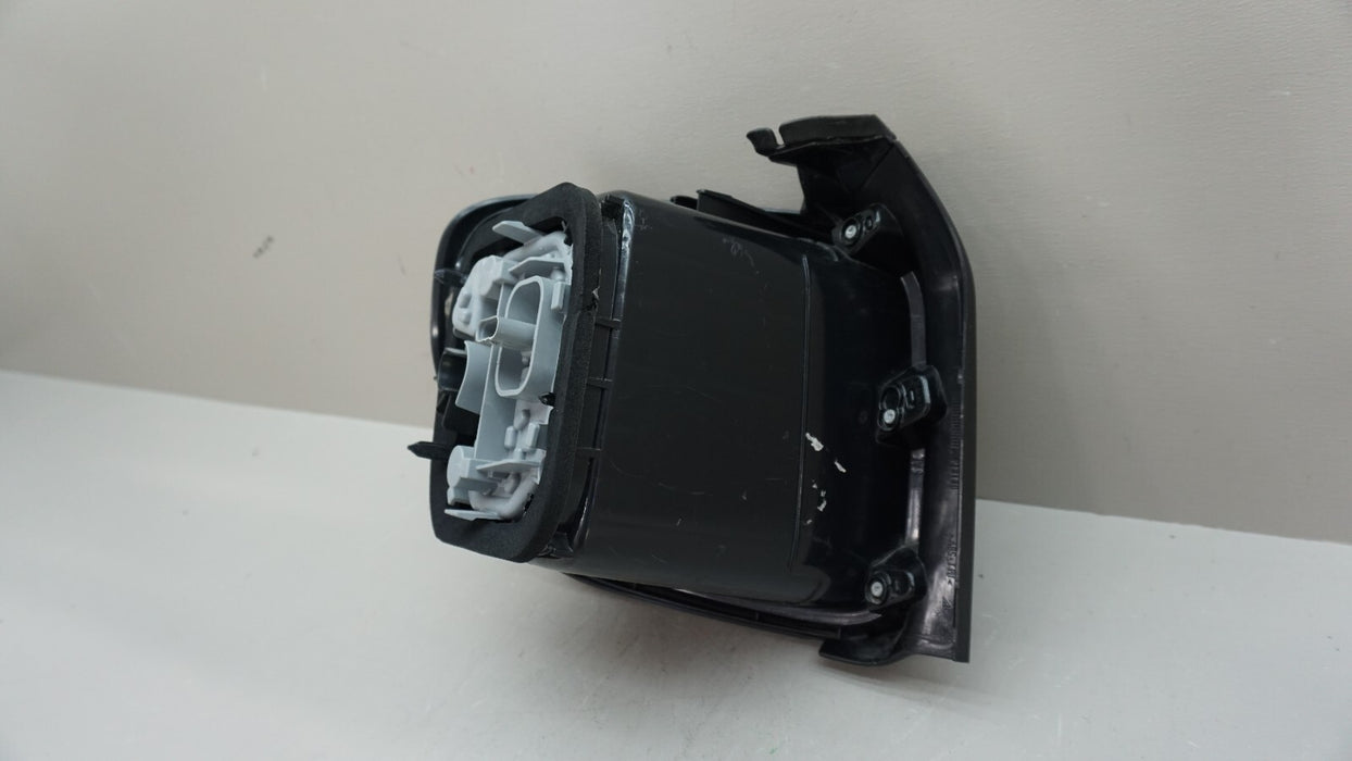 2015-2020 JEEP RENEGADE REAR RIGHT PASSENGER SIDE TAIL LIGHT OEM 15 16 17 18 19