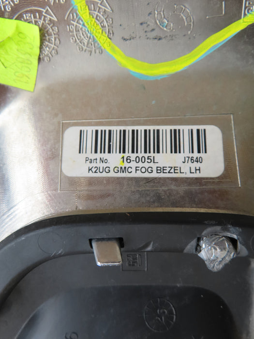 2015-2020 GMC/CADILLAC YUKON-ESCALADE FRONT LEFT DRIVER FOG LIGHT BEZEL OEM