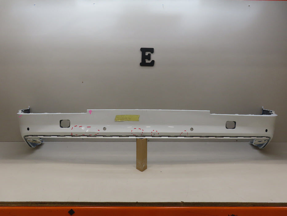 2017-2018 AUDI Q7 REAR MIDDLE BUMPER COVER 17 18 4M0807527B OEM