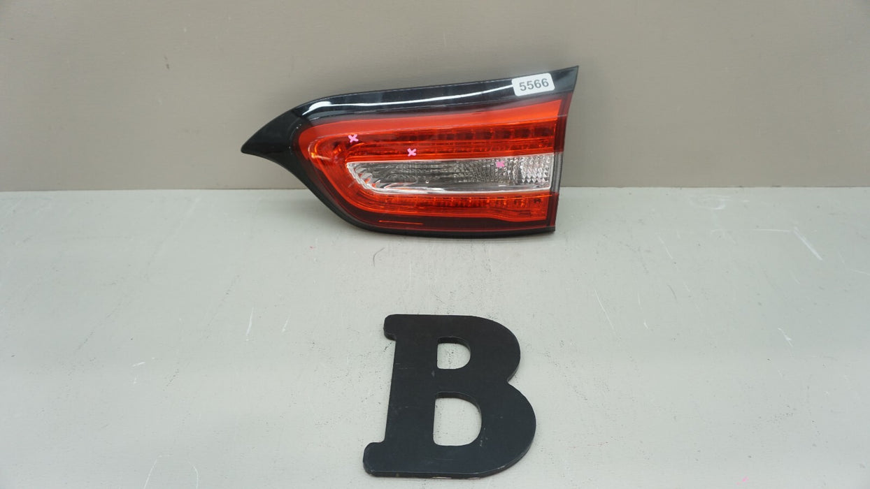 2014-2018 JEEP CHEROKEE RIGHT PASSENGER SIDE INNER TAIL LIGHT OEM 15 16 14