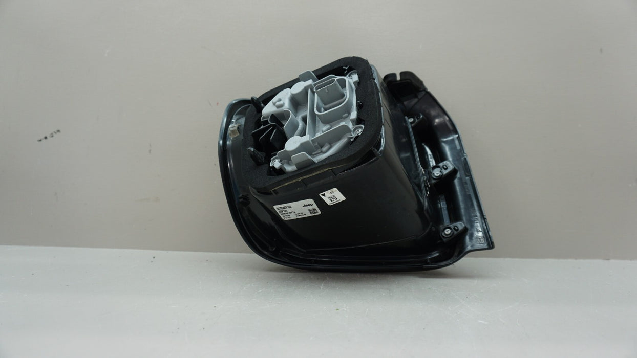 2015-2020 JEEP RENEGADE REAR RIGHT PASSENGER SIDE TAIL LIGHT OEM 15 16 17 18 19