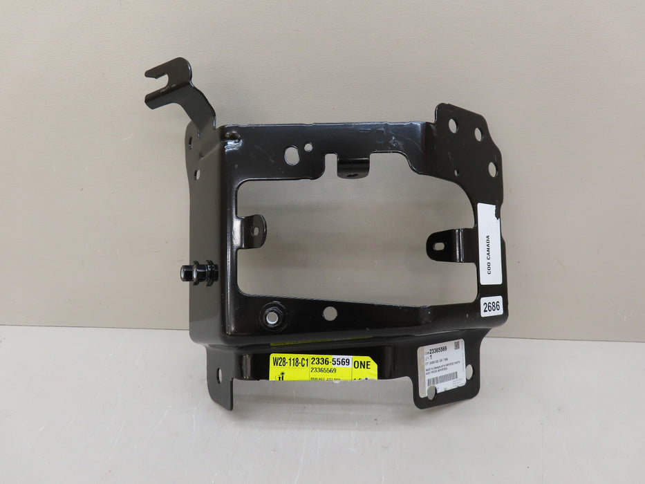 2014 2015 CHEVROLET SILVERADO 1500 FRONT RIGHT BUMPER OUTER BRACKET OEM 23365569